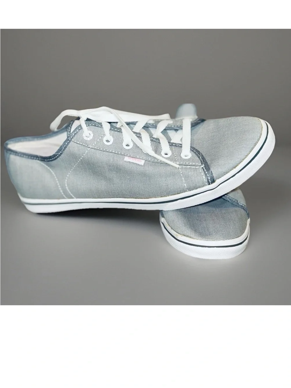 Vans Women's 11 Gray Canvas Lace Up Sneakers Pink Sole Low Top Atwood Skater Sho